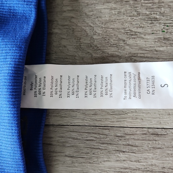 NWT Fabletics Vaasa Sports Bra Size S. Cobalt Blue. 💙 - Picture 3 of 5